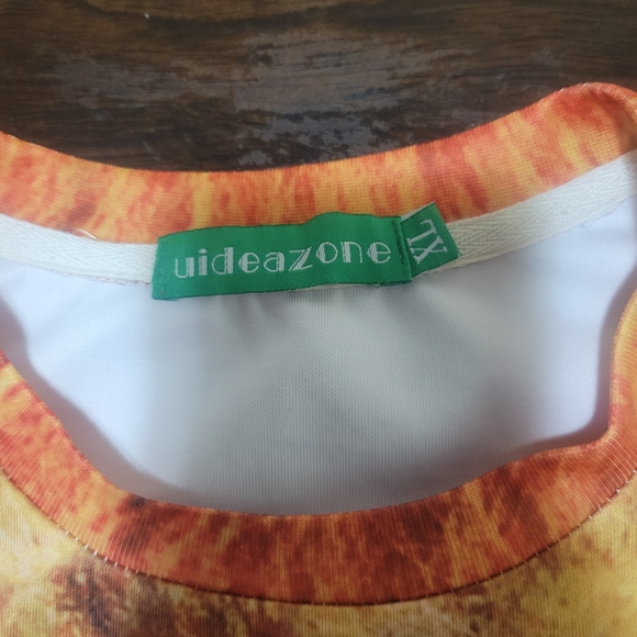 Lion Print Sweater - Picture 7 of 11